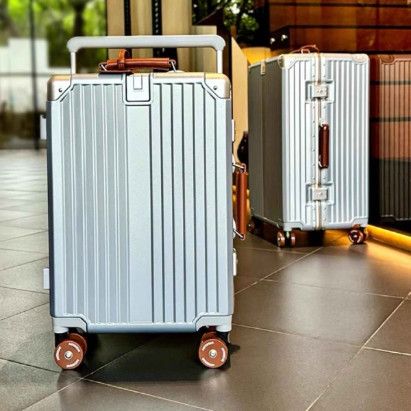 GLIDE 快拆滑板輪行李箱 寬桿箱